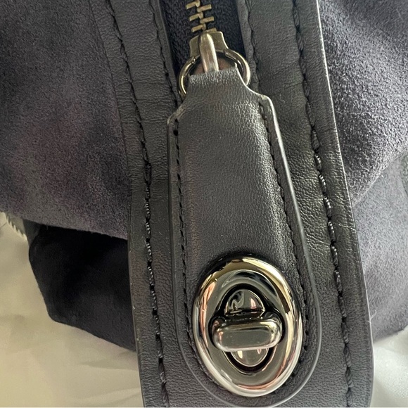Coach Edie 42 Leather and Suede Shoulder Bag. - Picture 15 of 16